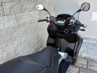 Piaggio mp3 400 v krásném stavu - 10
