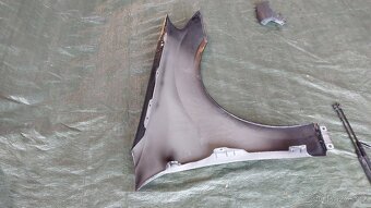 Mercedes W164 BLATNÍK LEVÝ ČERNÝ 4000kč - 10