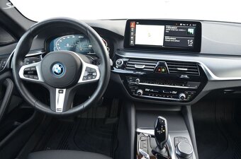 BMW Řada 5, 530e/xDrive/H&K/Skladem - 10