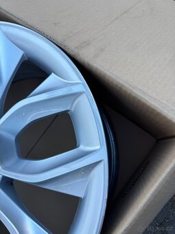 ORIGINÁL Alu Škoda CRATER R19, 5x112 - TOP STAV - 10