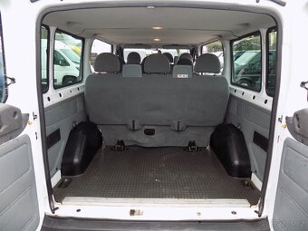 Ford Transit 2.2 TDCI MWB 300 TRND 9 MÍST - 10