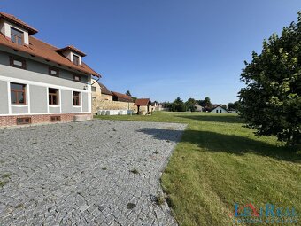Prodej rodinného domu na pozemku 10 057 m2 Vysoký Újezd - Be - 10