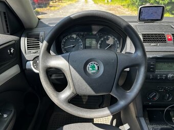 Škoda Octavia 1,6 MPi 75kW, r.v. 2005, ČR-1.majitel - 10