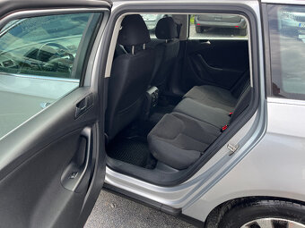 VOLKSWAGEN PASSAT 2,0 TDi 81 Kw SERVISKA - 10