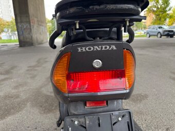 Honda Lead na diely, kufor - 10