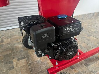 Motorový špalíkovač a drtič větví PORTOS 03 - 10