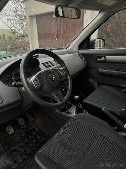Suzuki Swift 1.3 16v benzín - 10