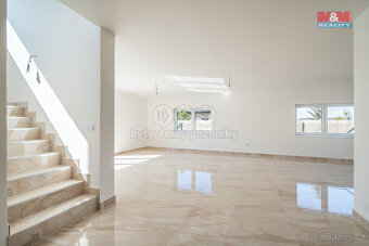 Prodej rodinného domu, 330 m², Dolní Jirčany - 10