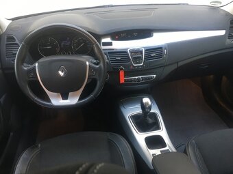 RENAULT LAGUNA III 2.0dCi 110kW TOP STAV 146tis.km - DPH - 10