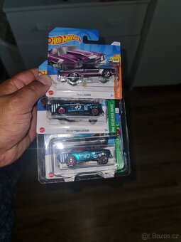 Hotwheels - 10