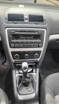 Škoda Octavie 1.6 TDI 77KW r.v.2011 málo jetá - 10