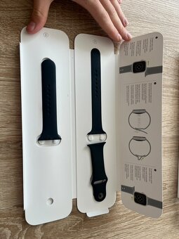 APPLE WATCH S8 45mm černé- TOP STAV - 10
