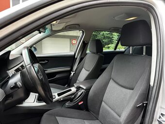 BMW Řada 3 E90 320i 110kW Sedan 6st. Manuál Klima ALU R16 - 10