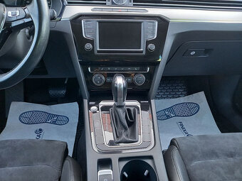 Volkswagen Passat 2.0Tdi 110kw Dsg+HIGHLINE+ČR - 10