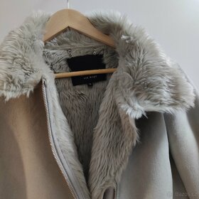 Nádherný kabát s kožíškem - 10