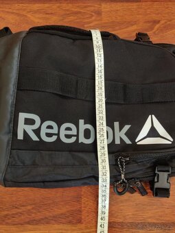 Stylový batoh Reebok – černo-neonový, ideální do školy nebo - 10