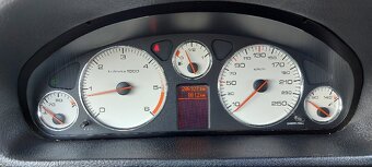 Peugeot 407 - 10