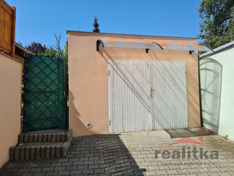 Pronájem velkého bytu 2+kk, 80m2 se zahradou, garáží a bazén - 10