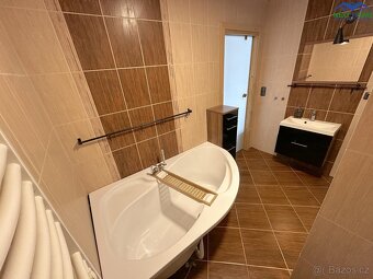 Prodej atypický byt, cihla, podkroví 3+1, OV, 70,3 m2, ul. - 10
