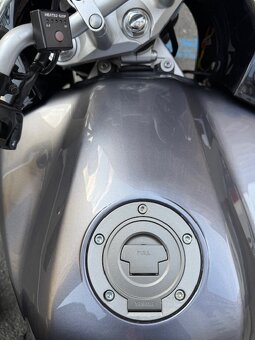 Yamaha FZS 600 Fazer - 10