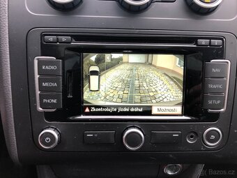 Volkswagen Touran 1,6 TDI 77 KW Panorama Plný servis VW - 10