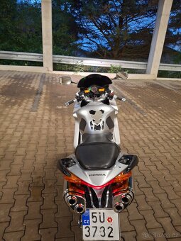Honda vfr 800 2005 - 10