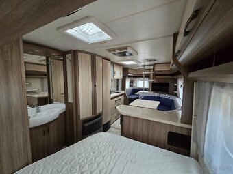 HOBBY Deluxe KMFE - dvojnápravový karavan - 10