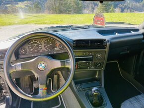 BMW E30 318is Coupe - 10