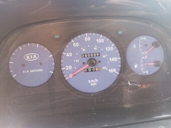 KIA 2500 - 10