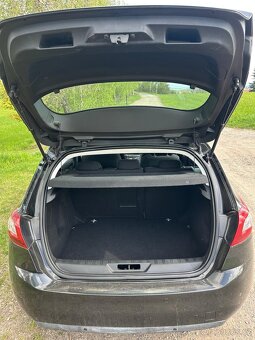 Peugeot 308 II Allure, černá metalíza,1.6, HDI, rv. 2013 - 10