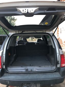 Ford Explorer - 10