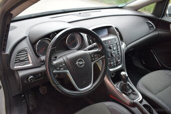 Opel Astra 1.7 CDTi/2012/TAŽNÉ/MANUÁL/AC/ - 10