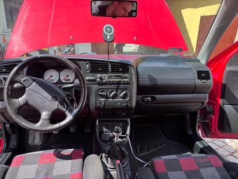 Volkswagen Golf - 10