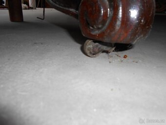 Velký rozkládací jídelní stůl - 10