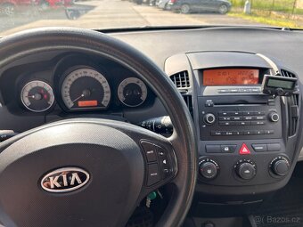 Kia Ceed 1.4 16V, ČR - havarovaný - 10