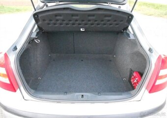 Škoda Octavia 1,6 i 75 kW DIGIKLIMA Serviska benzín - 10