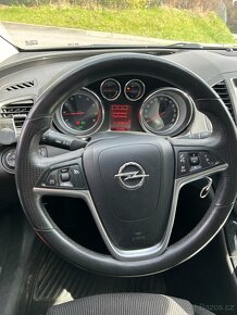 Opel Insignia 1.8 - 10
