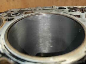 Zdraví spodek motoru Chrysler 2.7 - 10