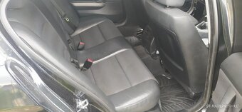 BMW E90 325i 160kW šestiválec + LPG - 10