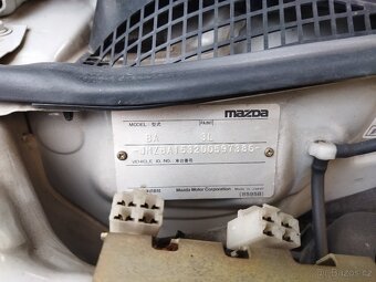 Mazda 323 BA - 10