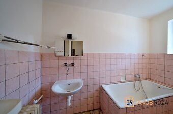 Prodej rodinného domu 238 m², pozemek 692 m² - 10