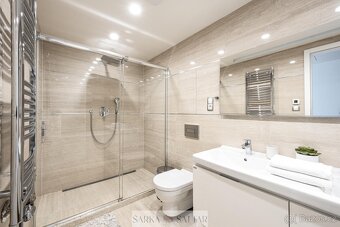 Pronájem krásného, světlého bytu 4+kk  116m2 plus zimni zahr - 10