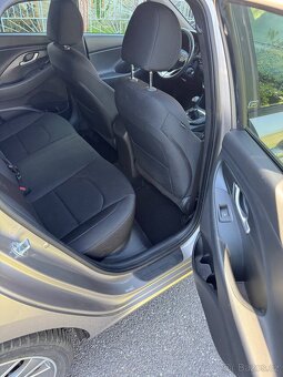 HYUNDAI I30 1.6 CRDi 81kW 2018 - 10