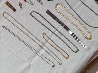 Bižuterie a doplňky. Náramek, řetízek, přívěšky.. - 10