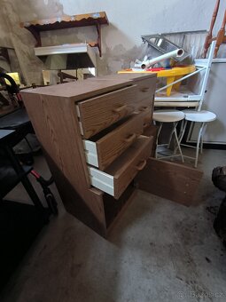 Bytový nábytek, skříně, stoly, komody , doplňky - 10