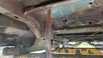 VW T4 1,9 td 50kW - karoserie s doklady r.v.2001 - 10