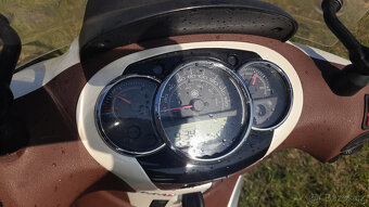 PIAGGIO BEVERLY 300 - 10