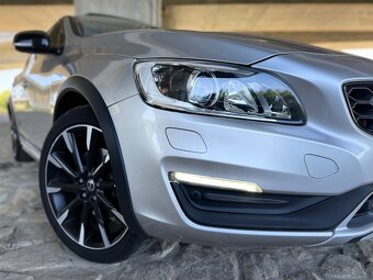 Volvo S60 D4 AWD Cross Country (5-válec) - 10