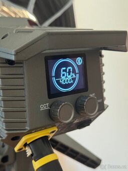 Aputure Amaran 100X LED video světlo - 10