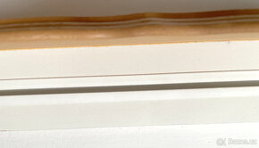 Bílá dřevěná garnýž praktic - 10